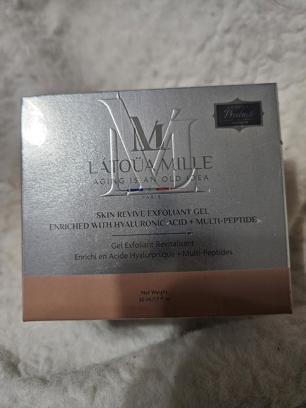 Skin Revive Exfoliant Gel Enriched With Hyaluronic Acid + Multi-Peptide - Picture 2 of 7